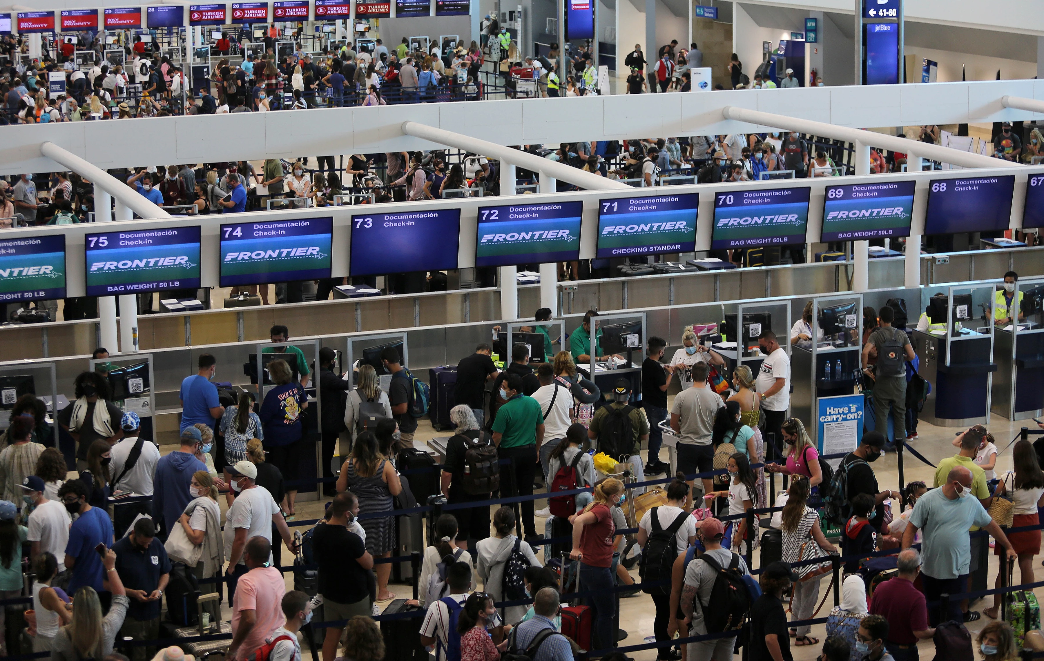 La ruta Ciudad de México-Cancún fue la sexta ruta doméstica con mayor capacidad a nivel mundial en agosto, la única fuera de la región asiática en el top 10, dominado por Japón, Corea del Sur y China. (Foto: Alonso Cupul/EFE)