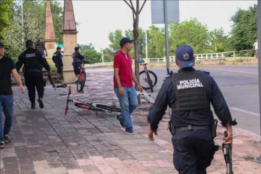 México: Hallan 10 cuerpos en Zacatecas, 9 colgados de un puente. (EFE/ Iván Medina)