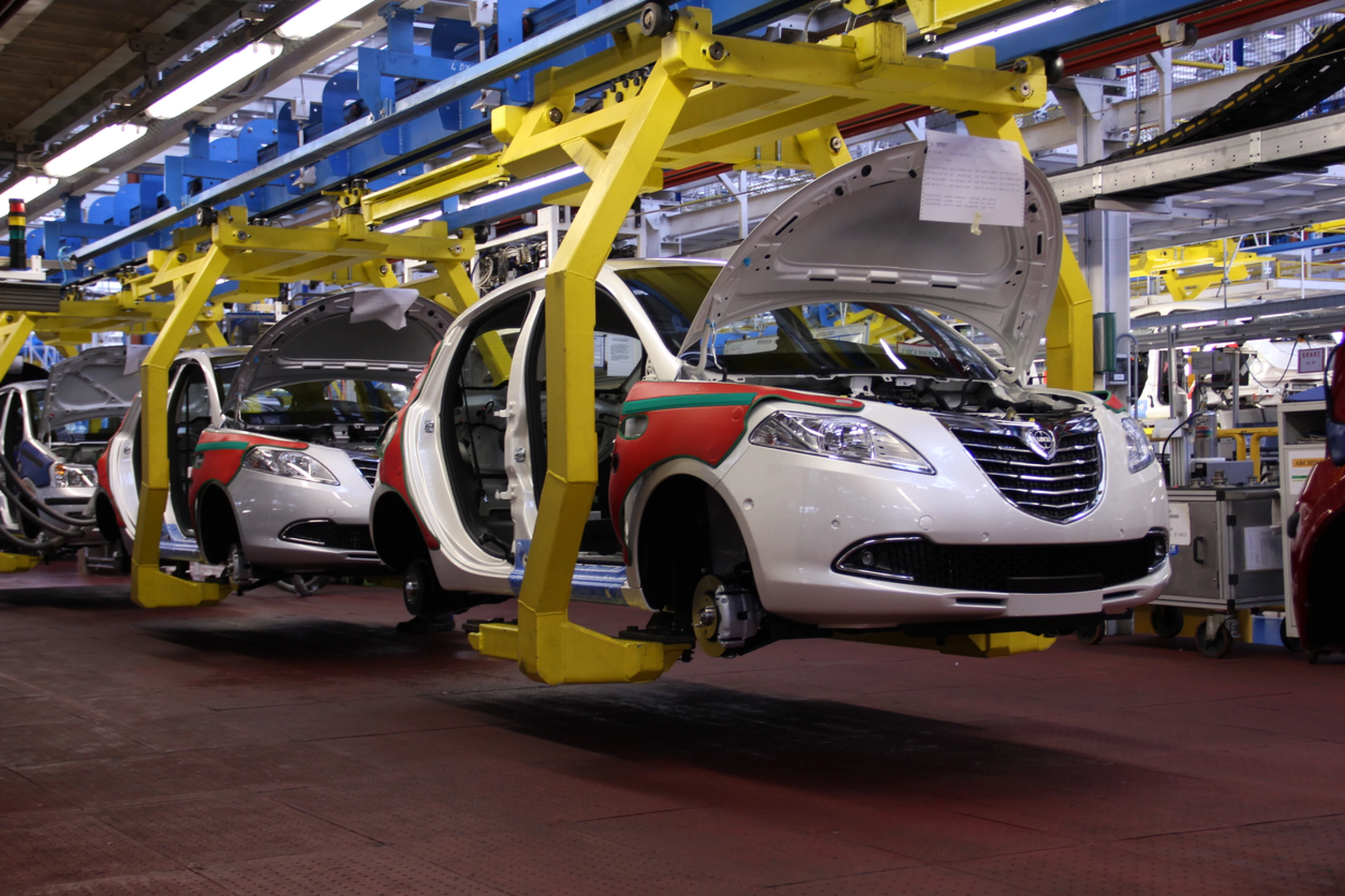 Stellantis, fabricante de Peugeot y Fiat Chrysler, opera siete plantas en México. (Foto: iStock)