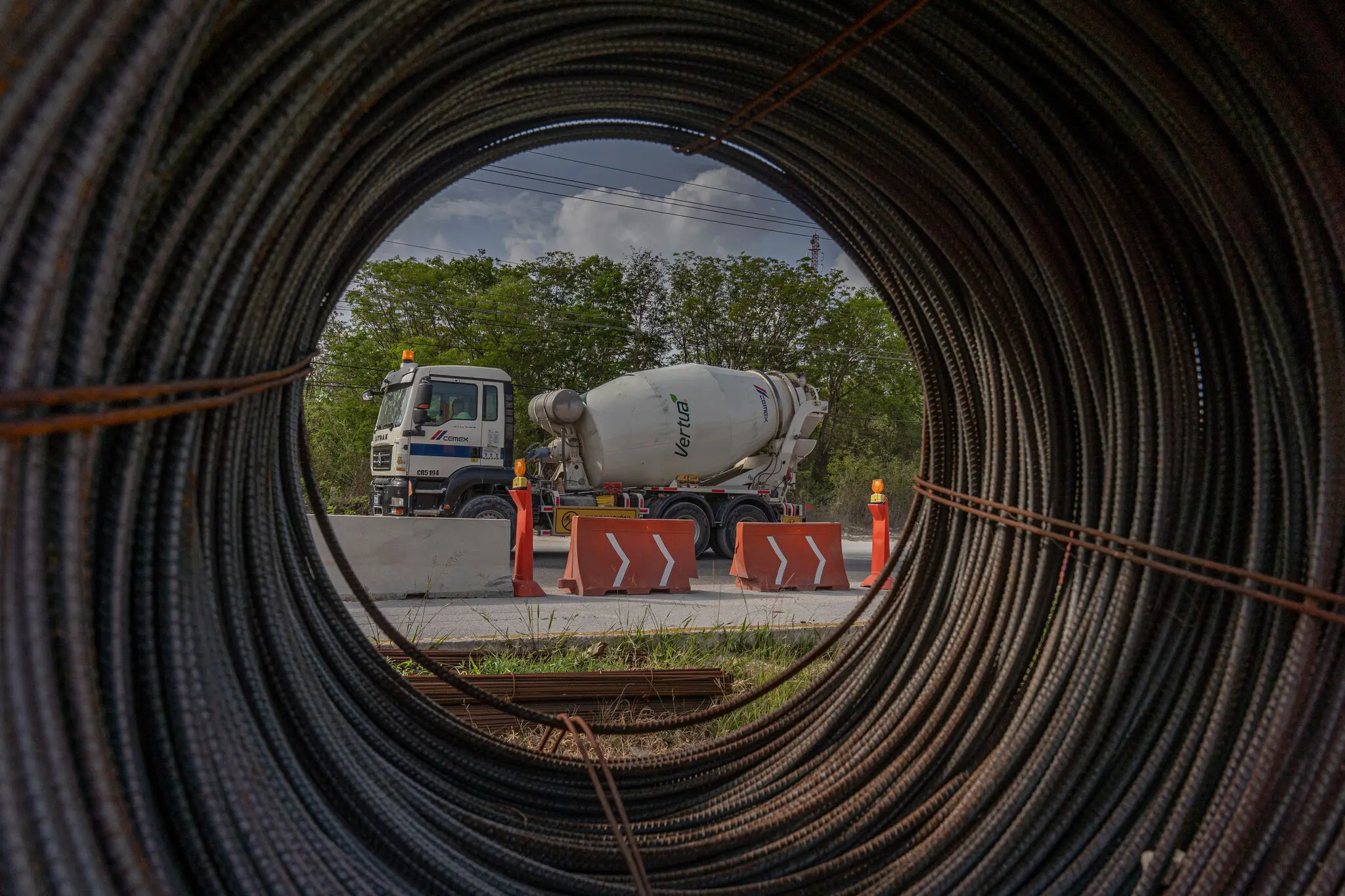 El tren es el más grande de importantes proyectos de infraestructura con valor de unos 45.000 millones de dólares que el presidente de México prometió entregar, pero que hasta ahora no han producido los beneficios económicos o políticos que prometió.