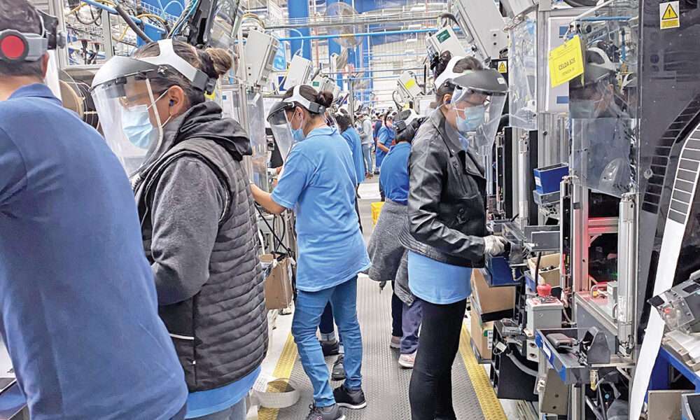 ¡Explotación al límite en Autoliv Querétaro! Eduardo Castillo y su sindicato aumentan cuotas ¡un escandaloso 400%!